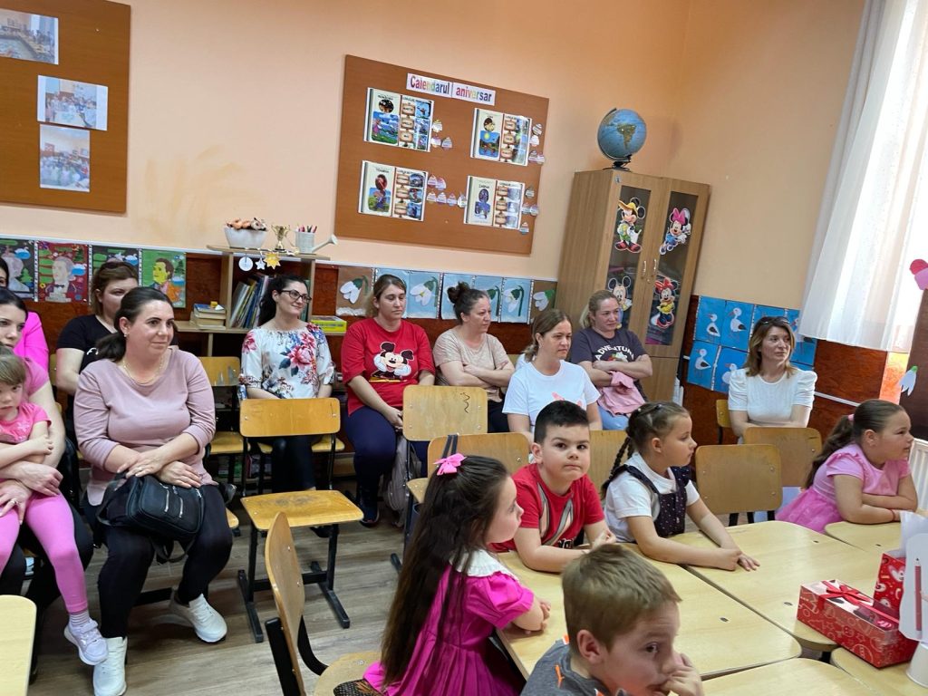 Activitate în clasă din arhiva școlii